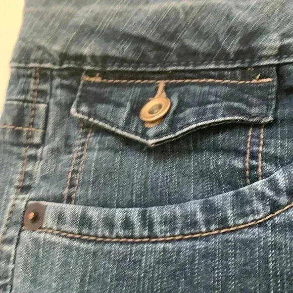 French Cuff NWOT high rise,  wide leg, mid-weight mid wash jeans Size 14 - Picture 8 of 8